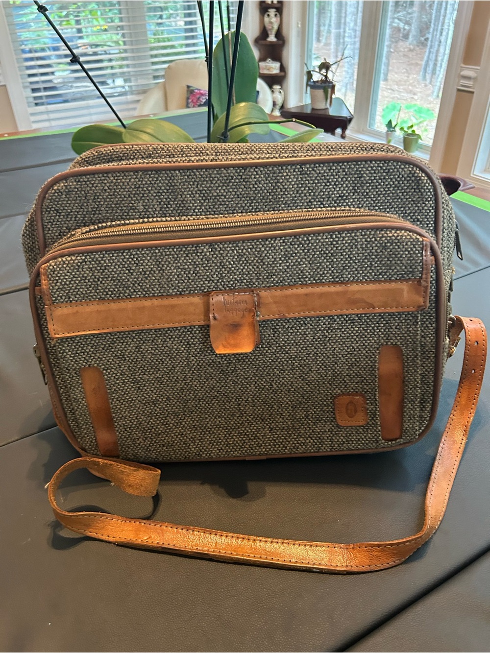 Vintage Hartmann Men's Gray Tweed Messenger Bag with Brown Leather Accents